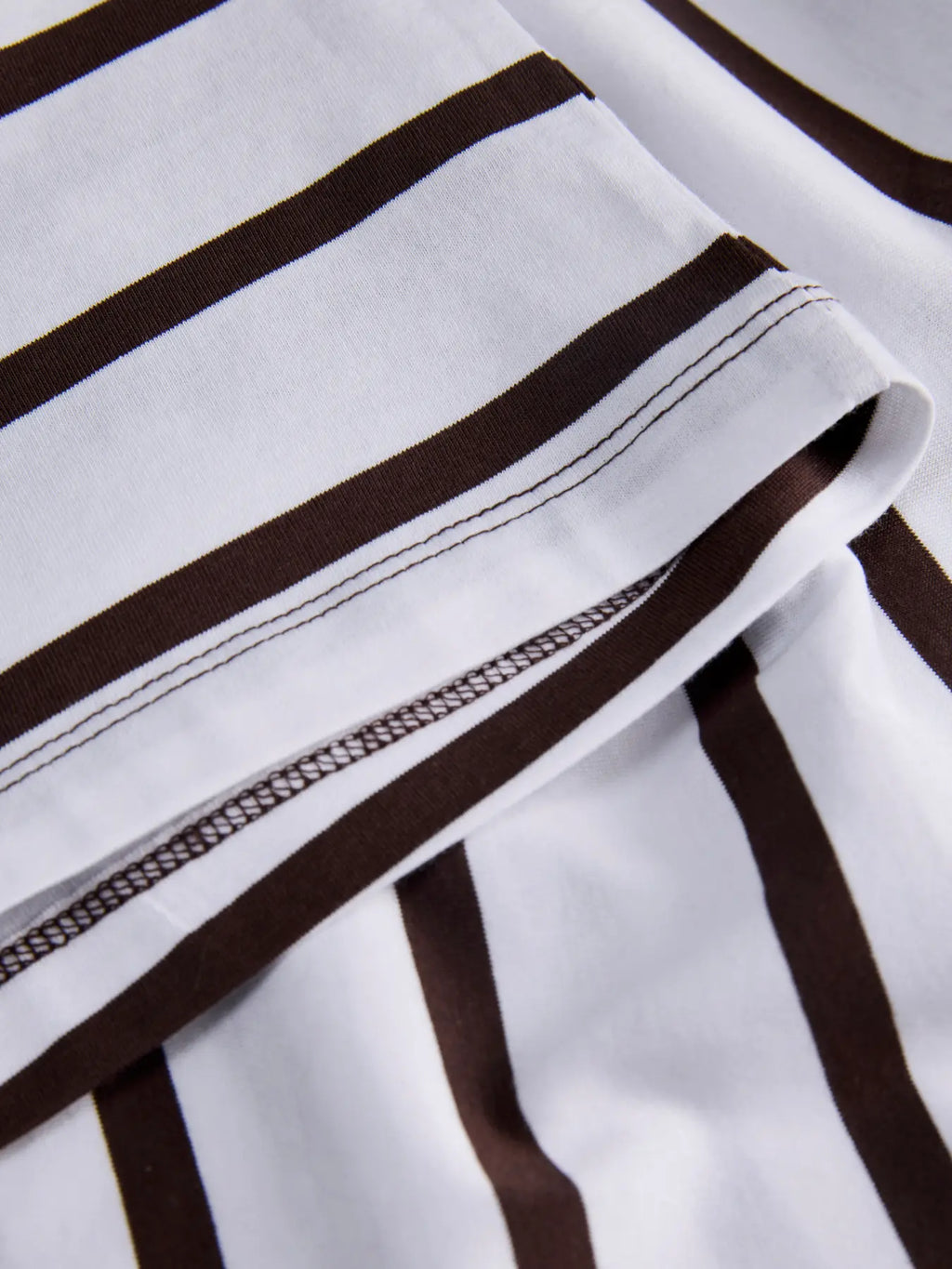 Camiseta a Rayas Blanca y Marrón