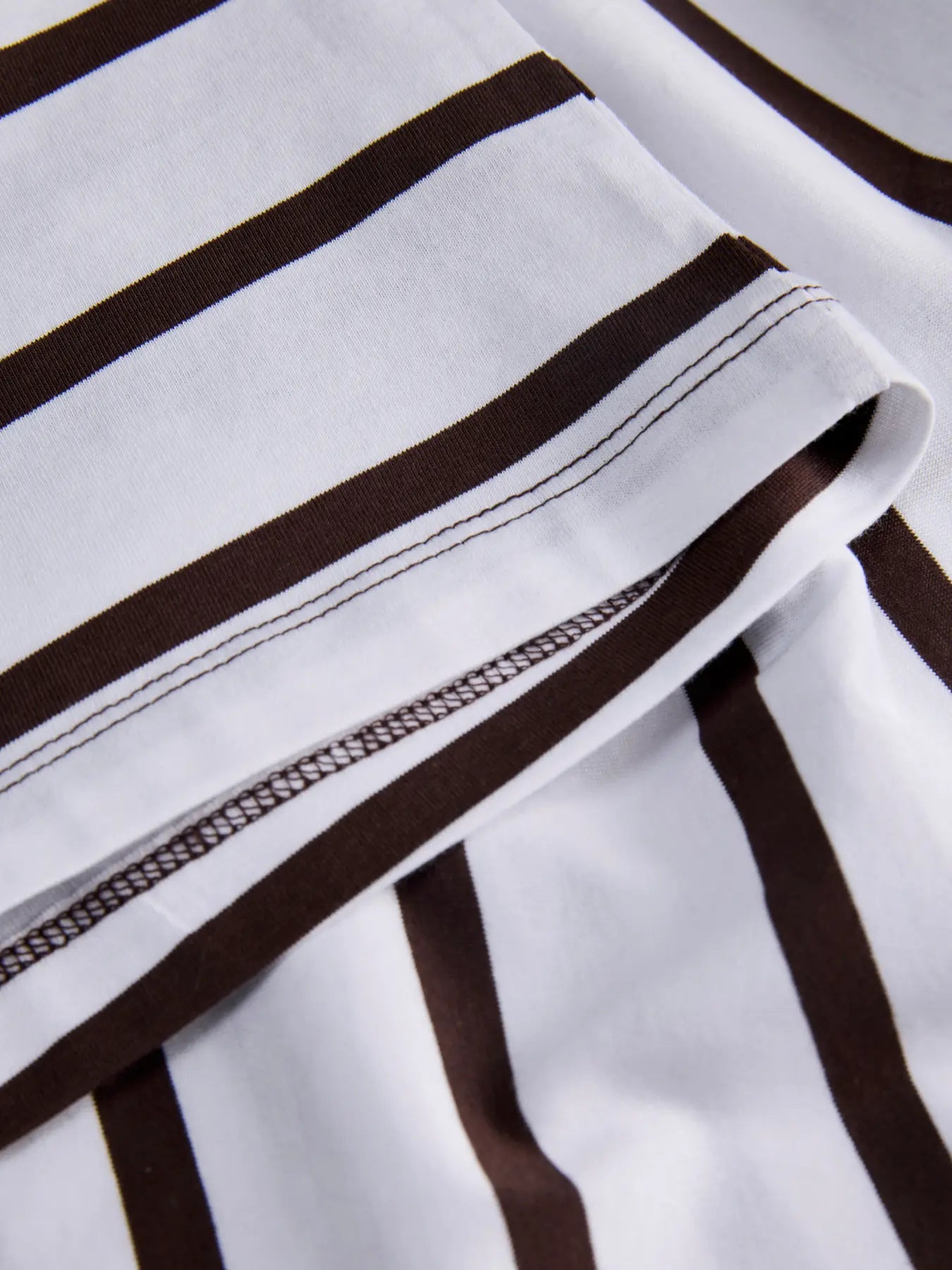 Camiseta a Rayas Blanca y Marrón