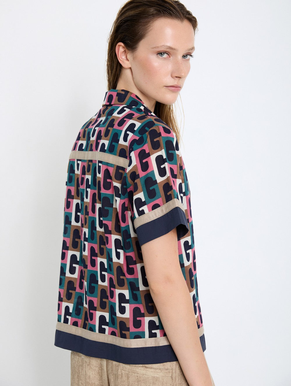 Camisa Monograma Geométrico