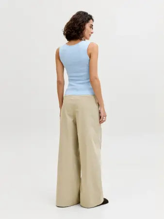 Top azul cielo cuello cuadrado de punto acanalado JJXX