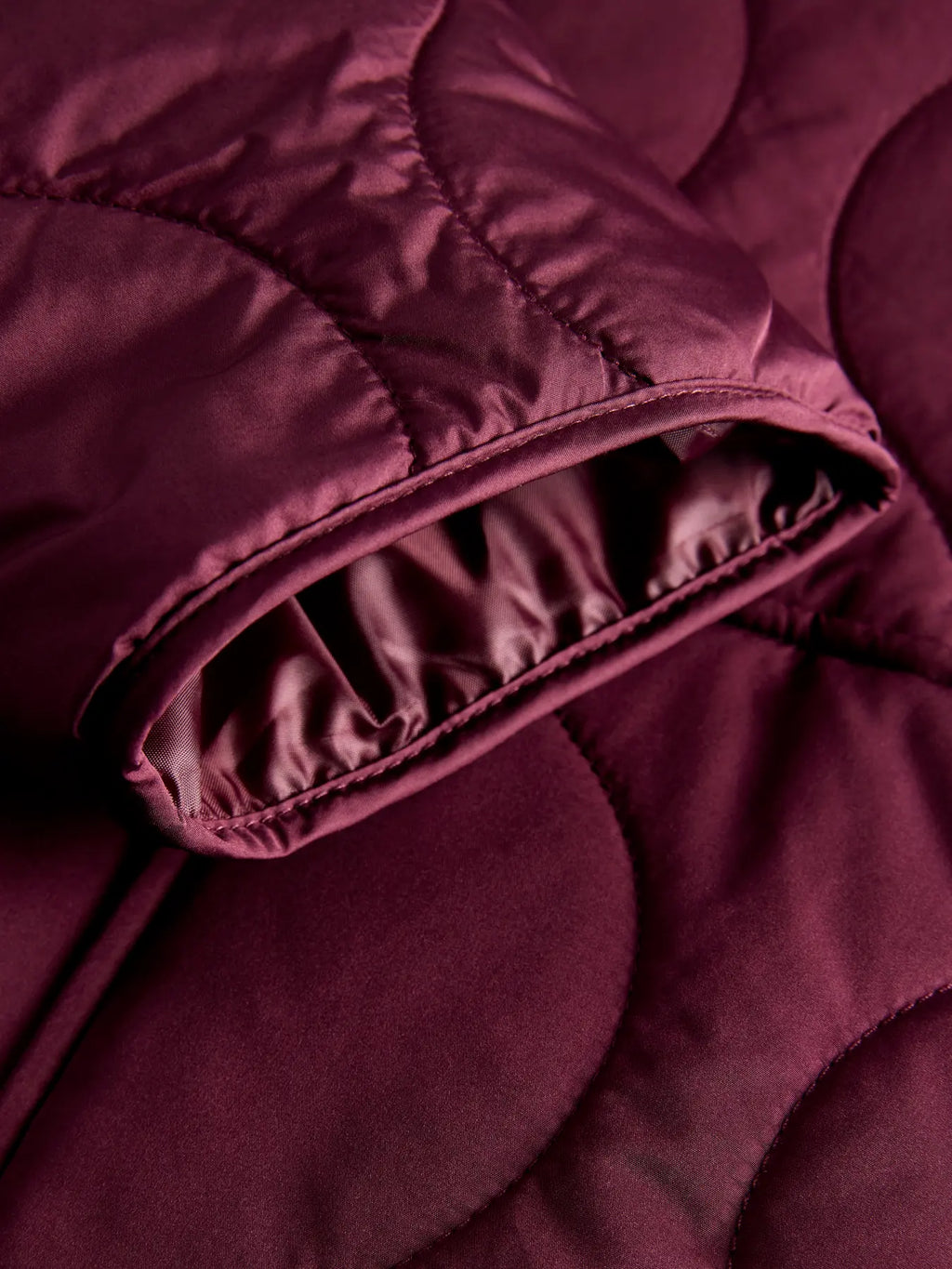 Acolchado Wine cuello bomber